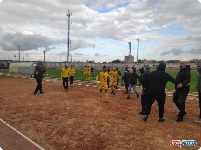 שחקני חולון בסיום (אביחי דלאל)